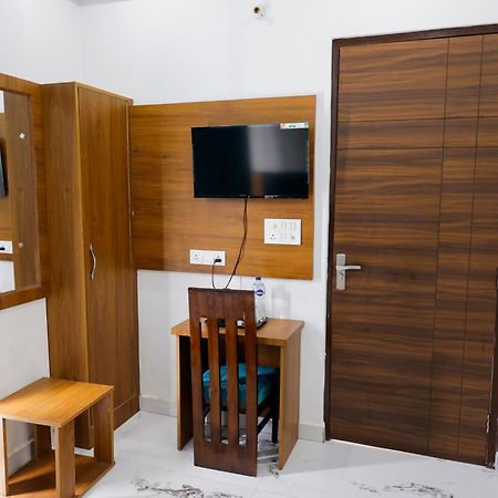 Hotel Parth Inn Rishikesh Exterior photo