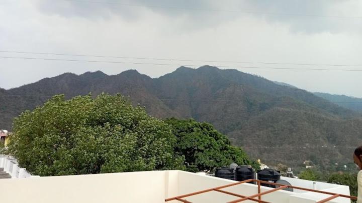 Hotel Parth Inn Rishikesh Exterior photo